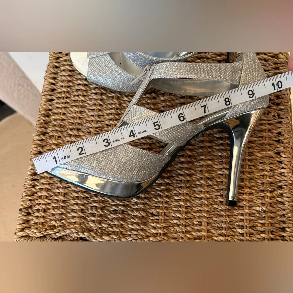 Fioni Brand Women’s Sparkly Stiletto Heel Shoes Silver Sz 8‎
